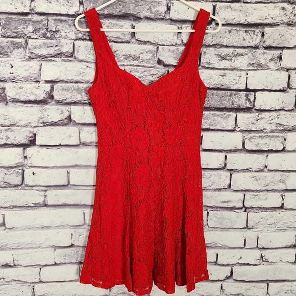 Red Lace Sweetheart Skater Cocktail Dress - S - Picture 2 of 5